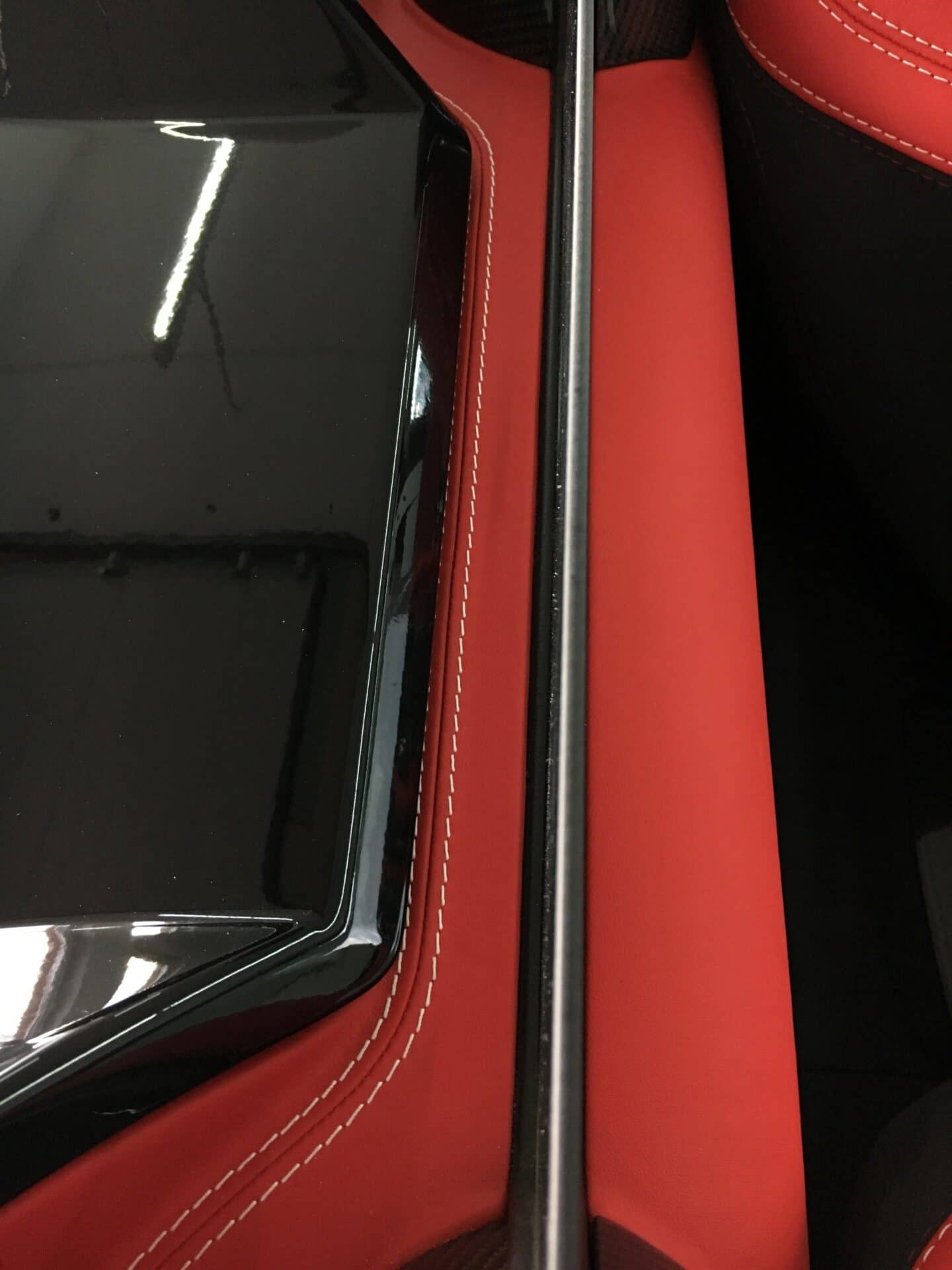Nissan 350 Z rotes Leder, Alcantara schwarz, Carbon schwarz8 Kopie 2